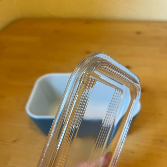 Vintage Pyrex Medium Refrigerator Jar w Lid in Blue - Picture 16 of 16